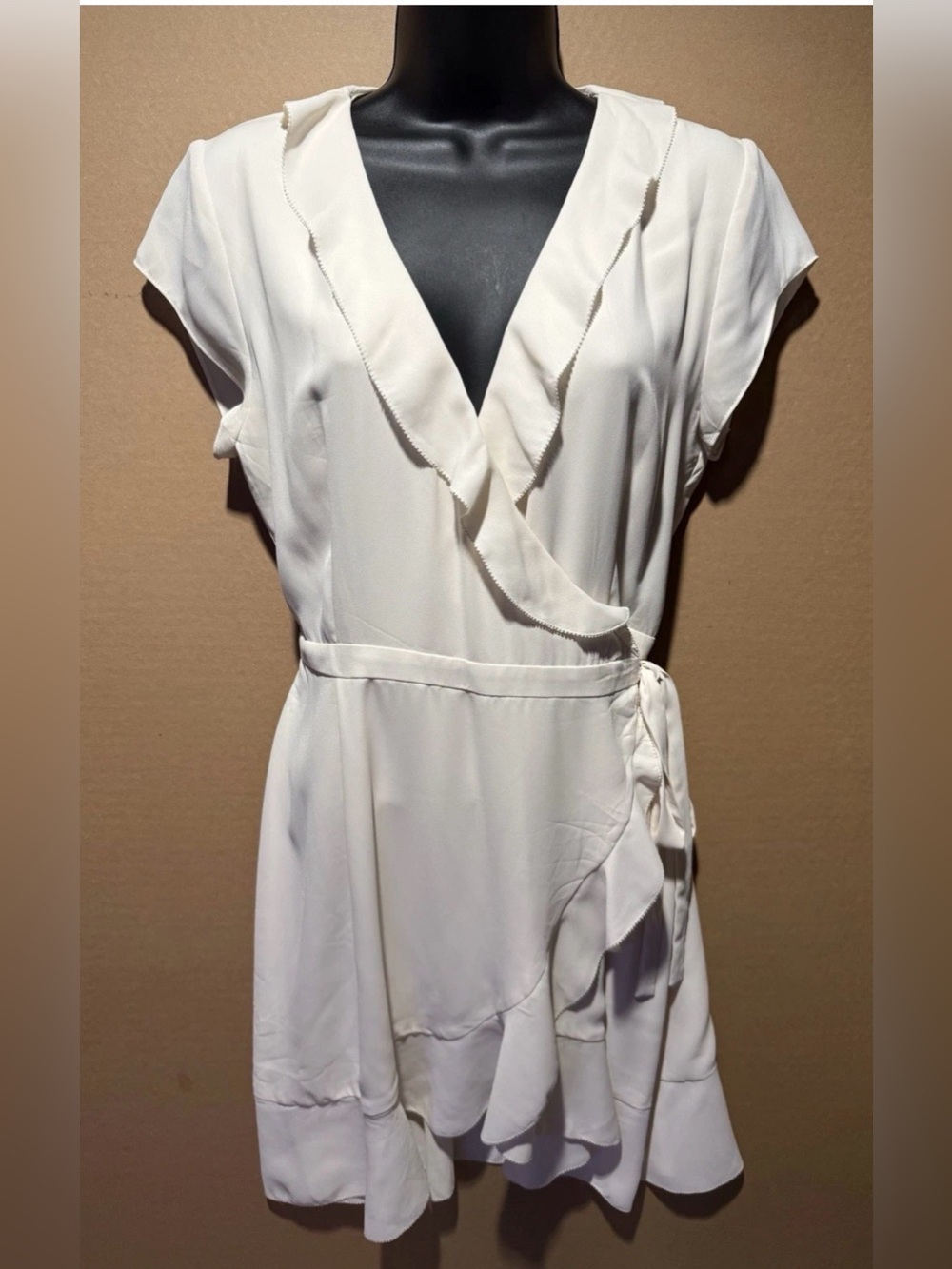 Aritzia Sunday Best Cream/Ivory Wrap Ruffled Dress Size 6